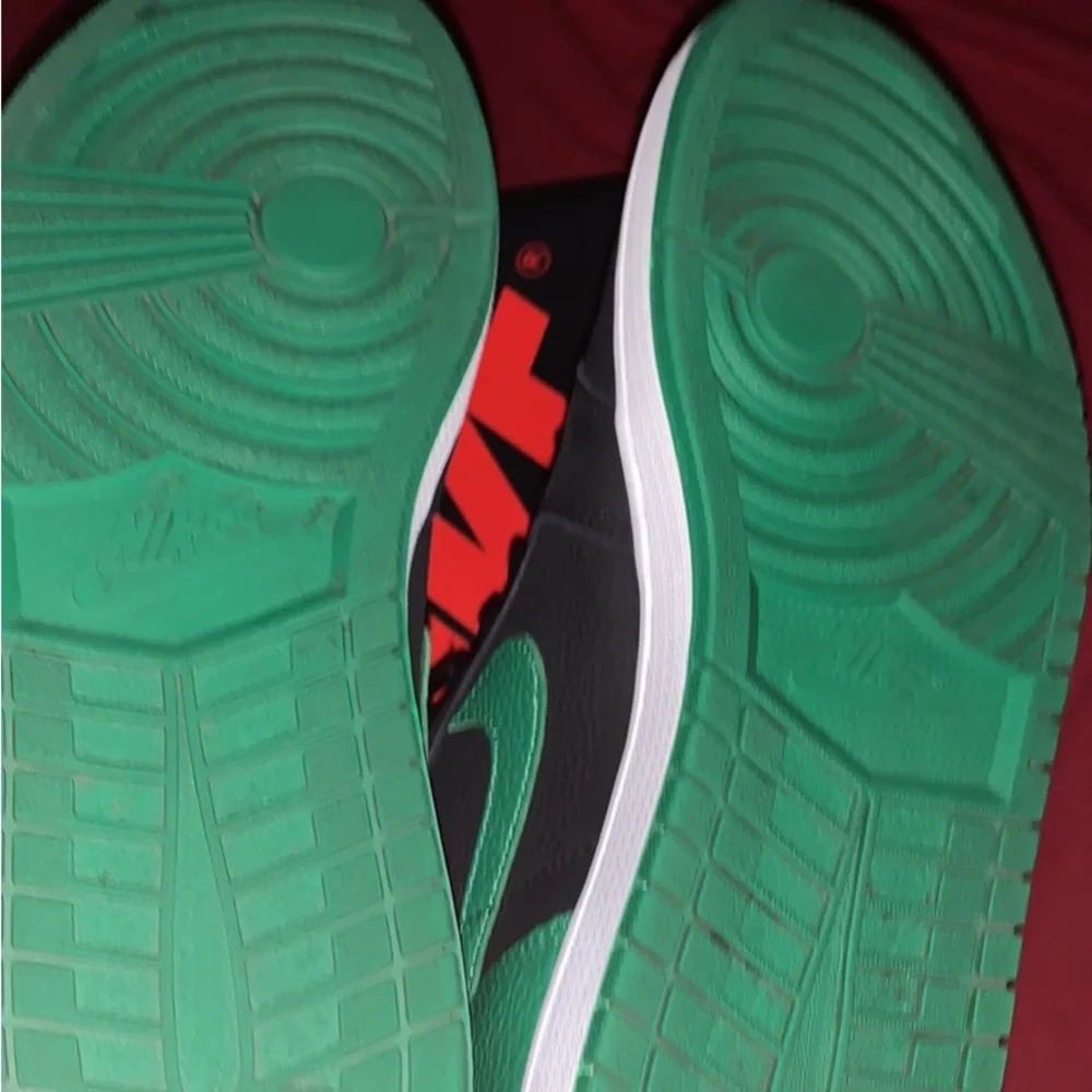 Jordan 1 pine green 2.0 size 11 - Picture 4 of 6